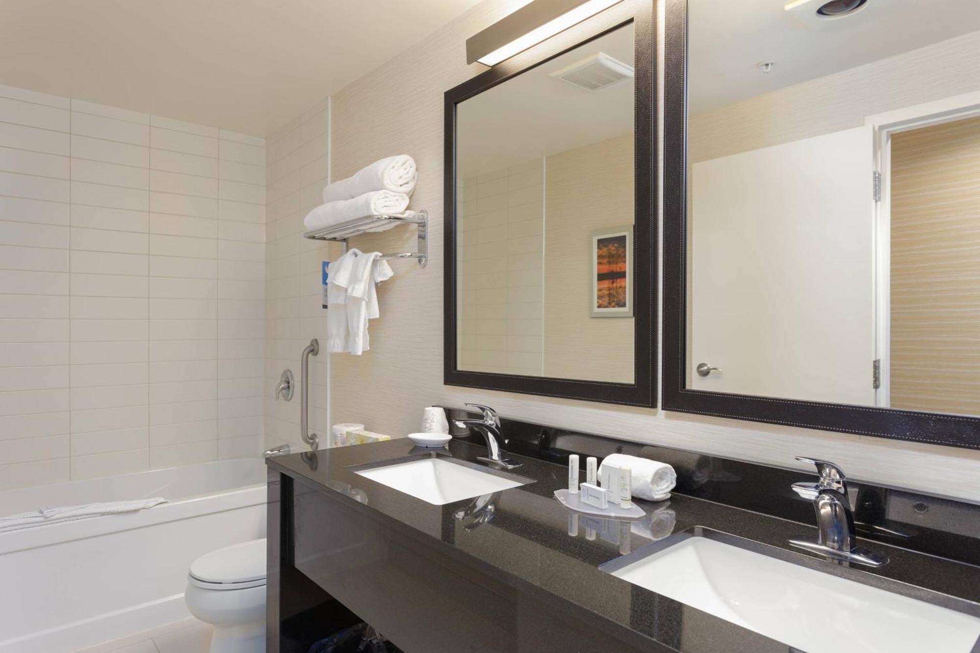 Fairfield Inn & Suites By Marriott Belleville Exteriör bild